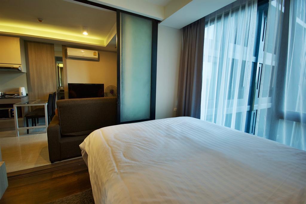 6Th Avenue Surin By Risa Apartment Bagian luar foto
